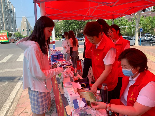 助力學子圓夢，踐行國企擔當  安徽鹽業(yè)地產(chǎn)集團組織愛心助考公益活動